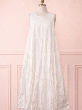 Charming White Sleeveless Dress